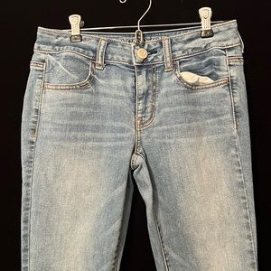Women’s  juniors American Eagle jeans superstretch size 2